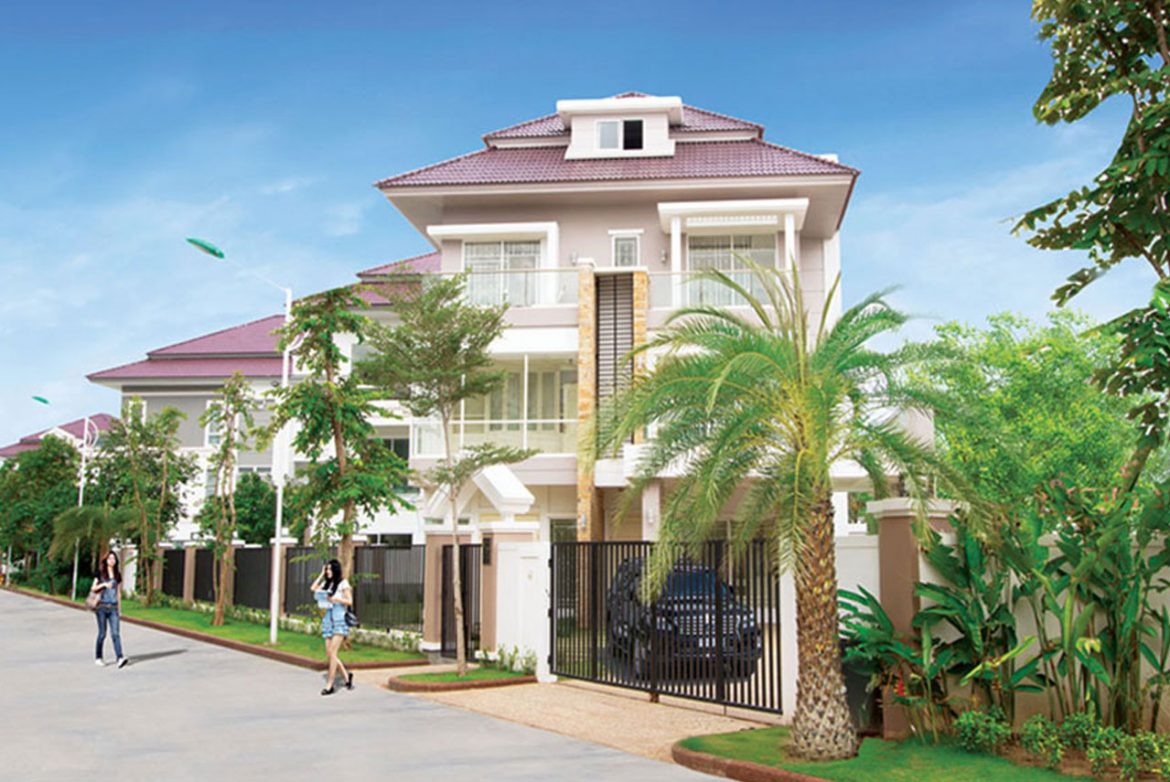 វីឡាឃ្វីន  សម្រាប់លក់ ក្នុងបុរី ប៉េង ហួត ដឹស្តា អិតធឺណល