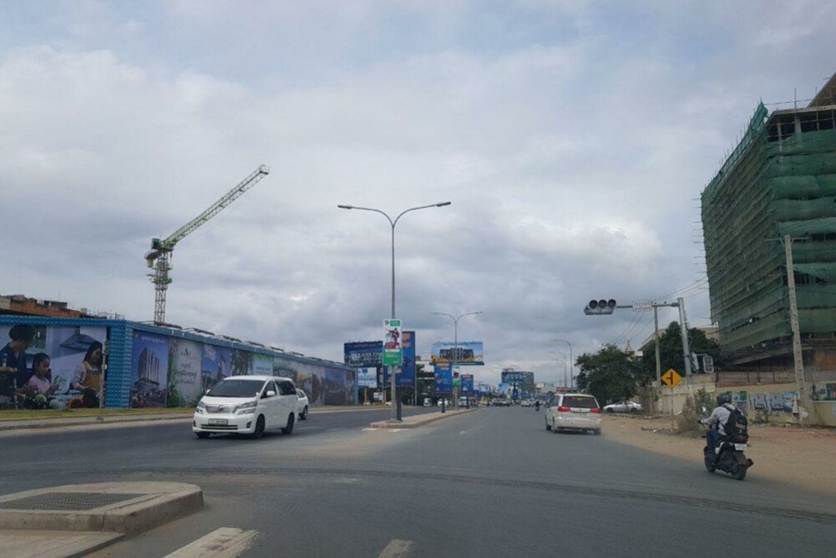 គម្រោងសំណង់ធំៗនៅតាមផ្លូវជាតិលេខ១កំពុងសម្រុកសាងសង់ដើម្បីបញ្ចប់តាមផែនការ